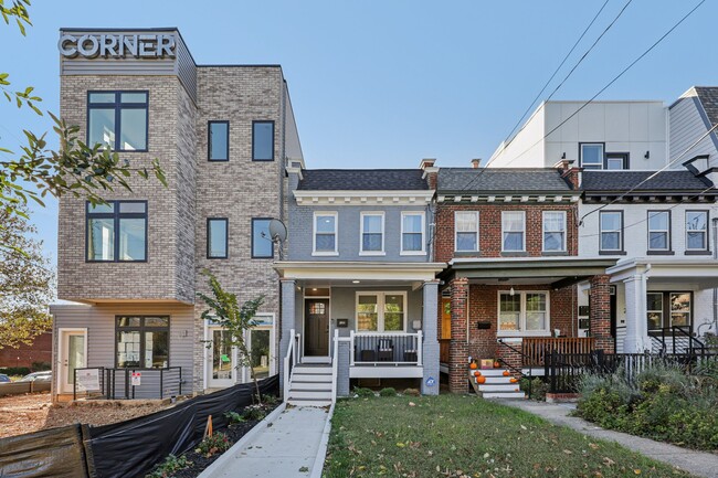 Photo - 2604 4th St NE