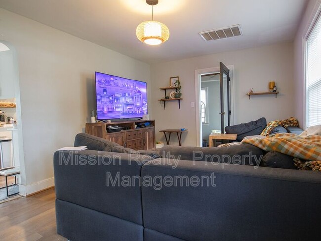 Photo - 3409 Idlewood Ave