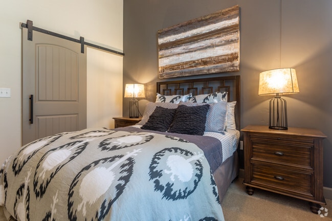 2BR, 2BA - 1,116 SF - Park at City Center