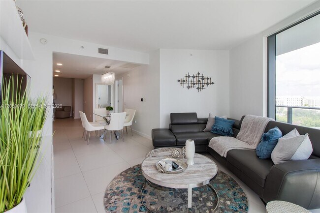 Photo - 501 NE 31st St Unit 701
