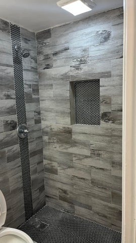 Photo - 2001 NE 2nd Terrace