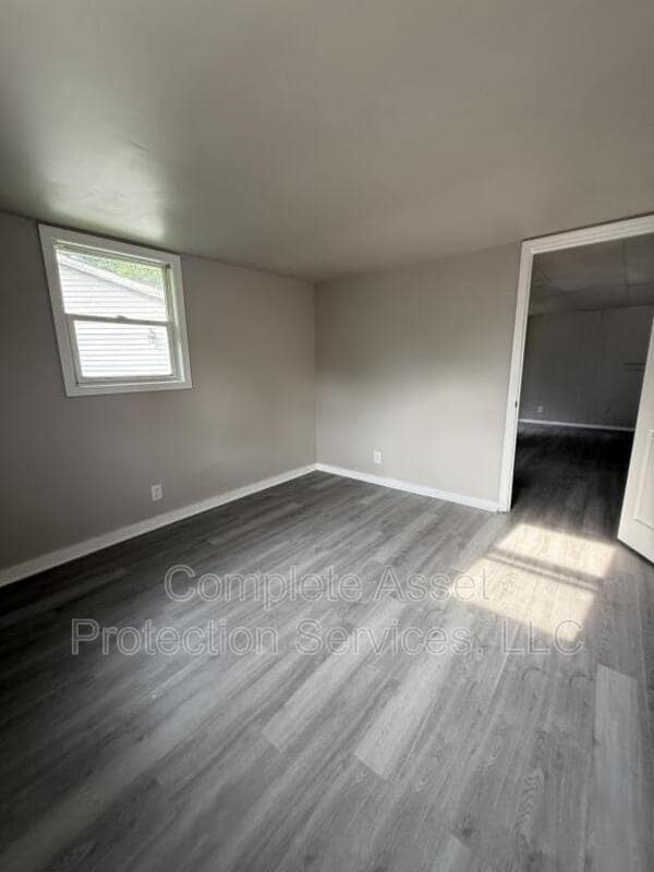 Photo - 430 Woodlawn Ave