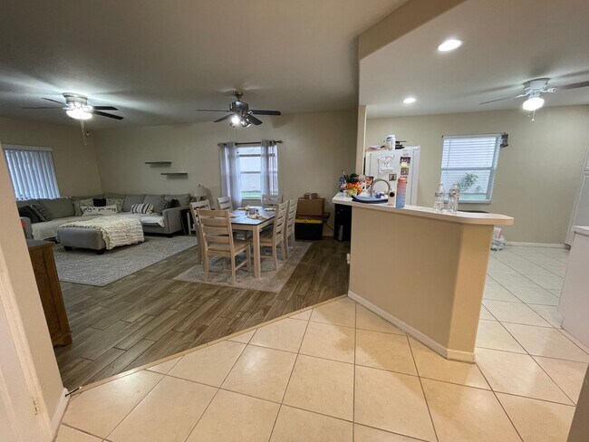 Photo - ANNUAL RENTAL - 3 BED 2 BATH WITH GARAGE A... Unit 30