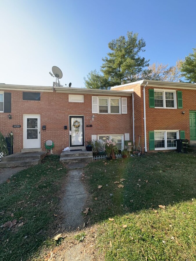 Photo - 14386 Berkshire Dr House