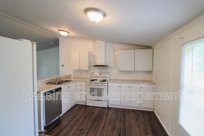 Photo - 3716 State Rd S-10-1333