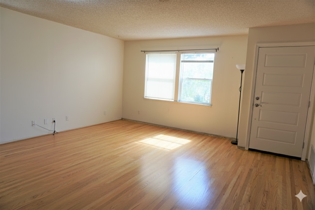 Photo - 5677 Calpine Dr