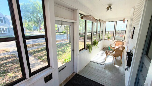 Photo - Spacious 2 Bedroom Apartment in Northeast Unit 1