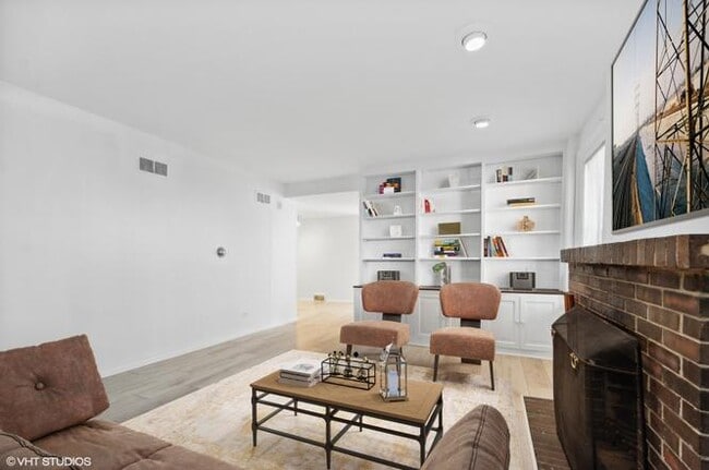 Photo - 545 W Belden Ave Unit 1FG