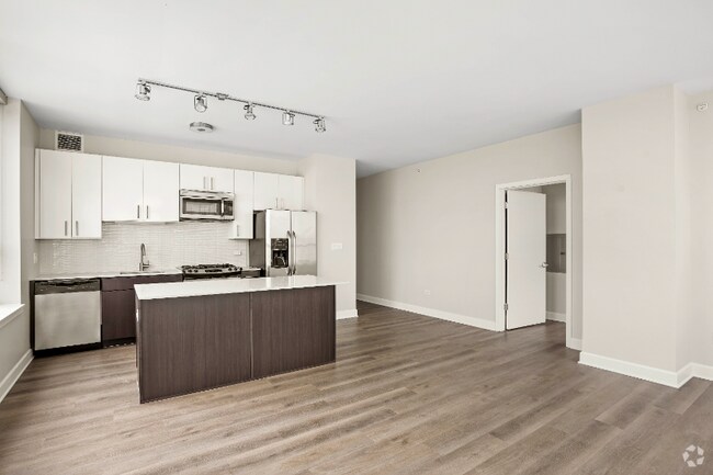 Building Photo - 760 W Adams St Rental