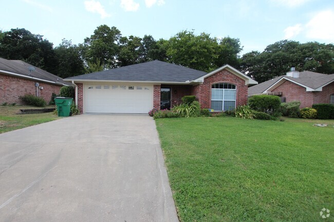 Building Photo - Charming 3 Bedroom in Flint! Coming Soon! Rental