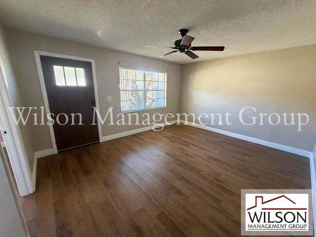 Photo - 1016 Malaga St