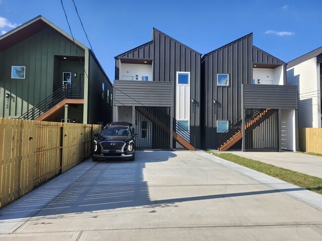 Photo - 9711 Cargill St