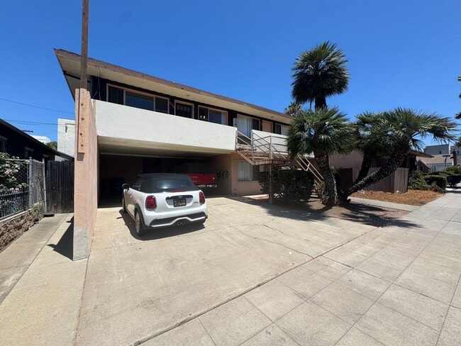 Building Photo - 3032 Meade Ave Unit 3032