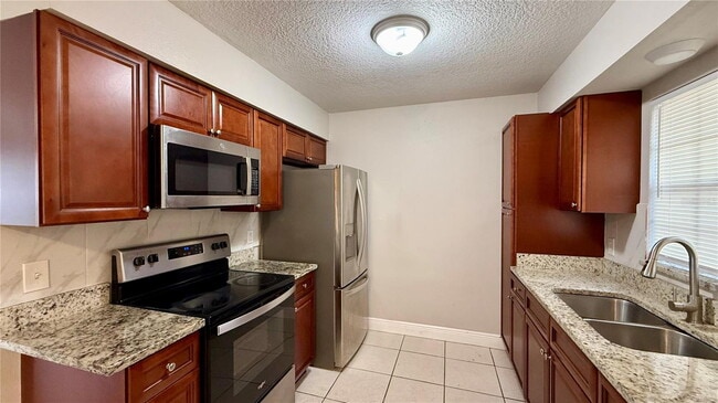 Photo - 210 N Lone Oak Dr