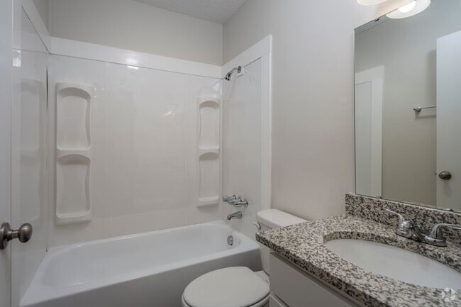 2BR, 1BA - 740SF - Bathroom