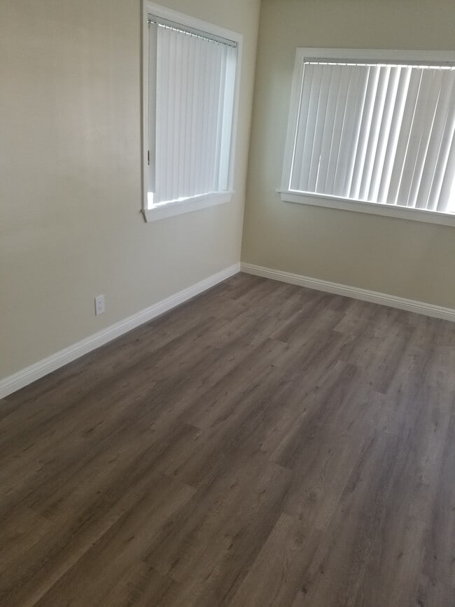 Photo - 2403 251st St