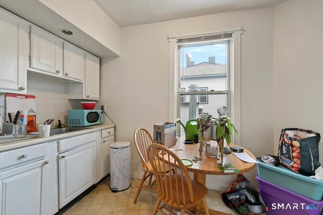 Photo - 957 State St