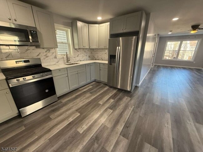 Photo - 194 N 1st St