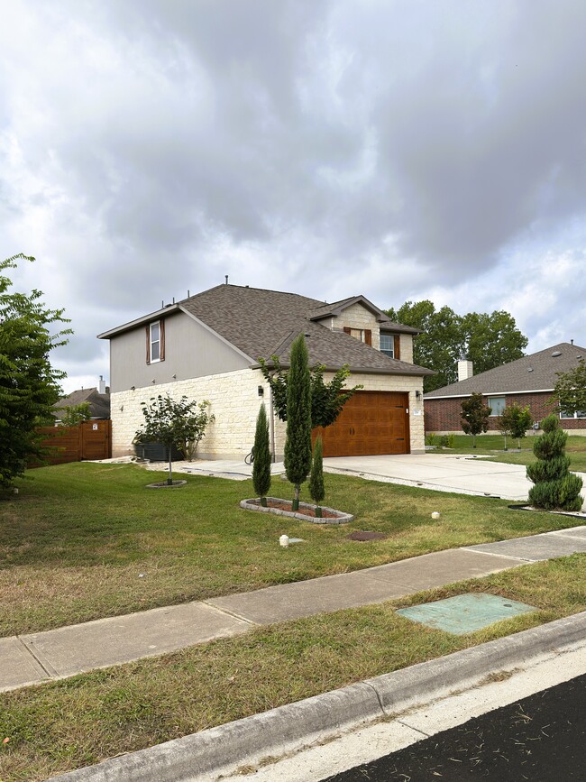 Photo - 178 Amber Oak Dr
