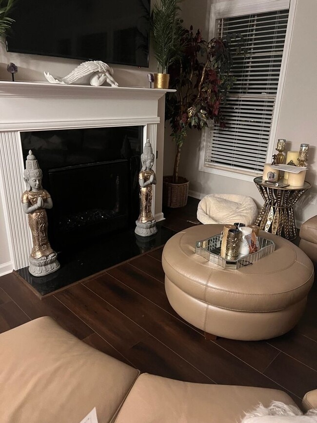 Photo - 400 Montclair Ct