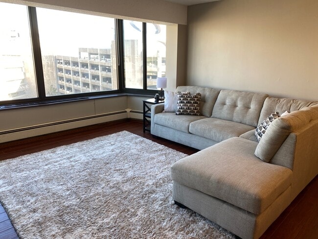 Photo - 207 5th Ave SW