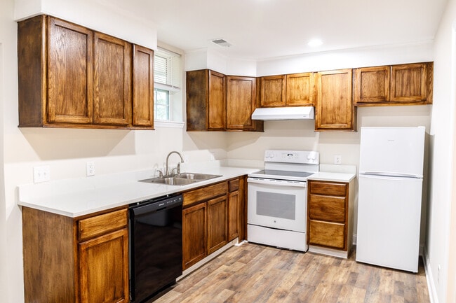 Photo - 1916 2nd Dr Unit B