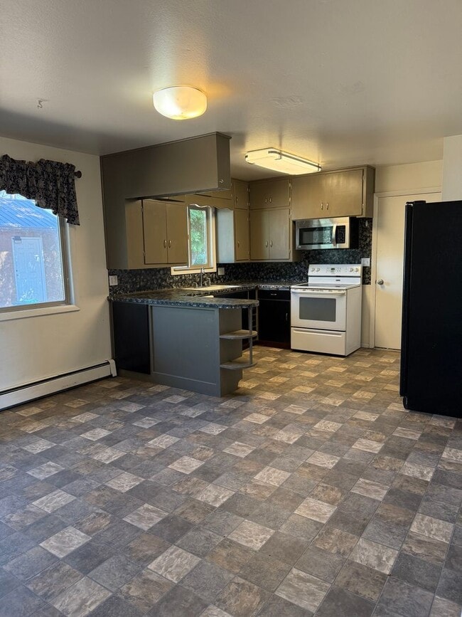 Upscale 3 bed 2 bath with garage - Upscale 3 bed 2 bath with garage House