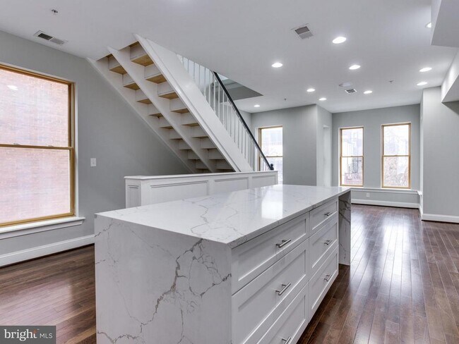 1234 Euclid St NW