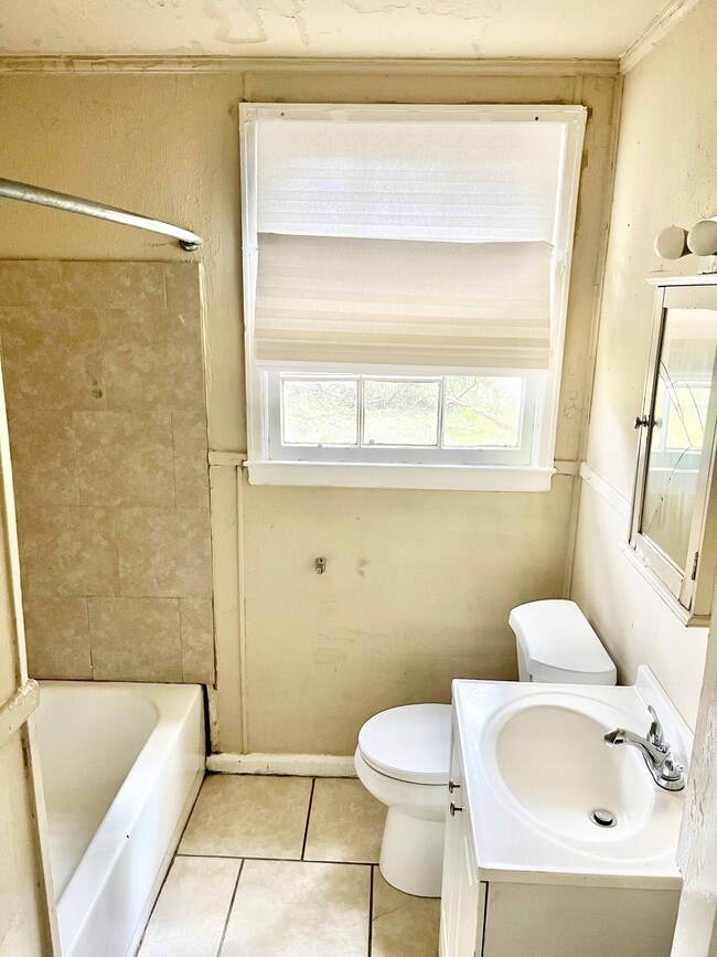 Photo - 3322 Greenwell St