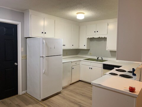 Photo - 904 Maple St Unit 7