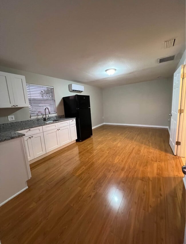 Photo - 7605 Bergamot Dr Unit 1