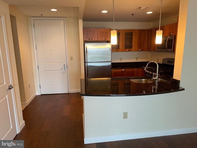 Photo - 5750 Bou Ave Unit 917