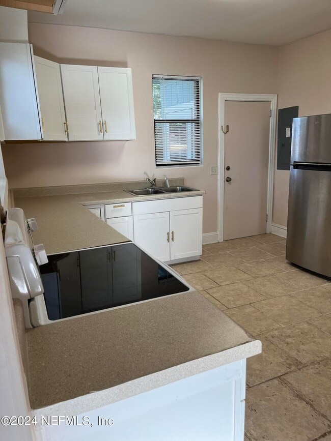 Photo - 5105 Hollycrest Dr