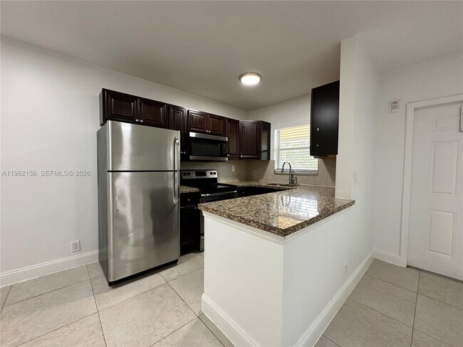 Photo - 2640 NE 8th Ave Unidad 15