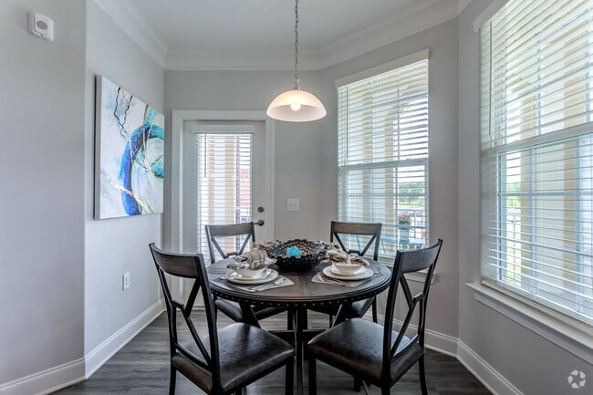 1BR, 1BA - 934 SF - Villages at Raleigh Beach