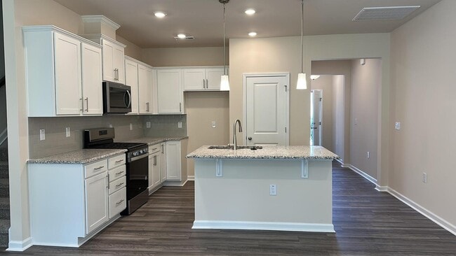 Building Photo - 897 Falls Grove Trl