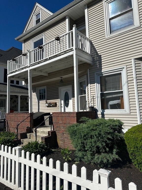 Building Photo - 16 Falkland St Unit 2
