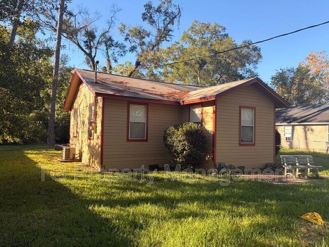Building Photo - 3516 Phyllis St