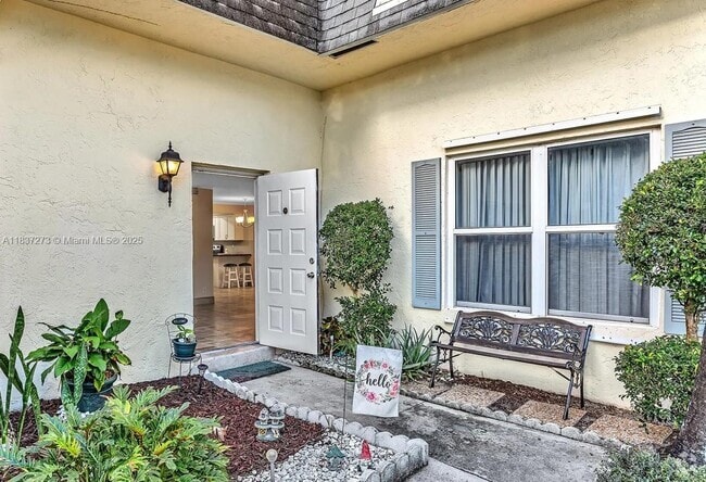 Building Photo - 1945 NW 4th Ave Rental