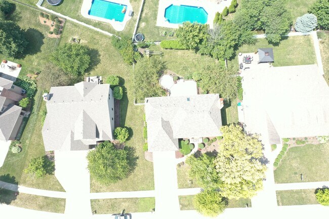 Photo - 15248 Ingersoll St