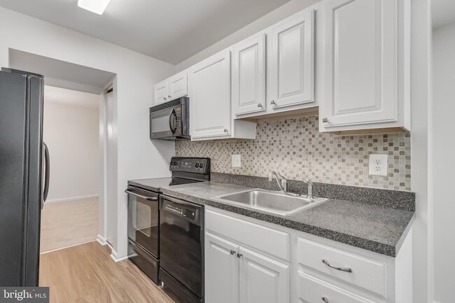 Photo - 7806 Hanover Pkwy