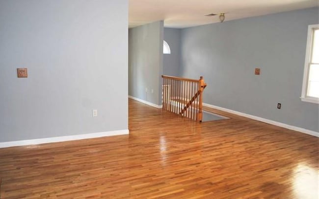 ENTRY WAY - 590 Schuyler Ave Unit B