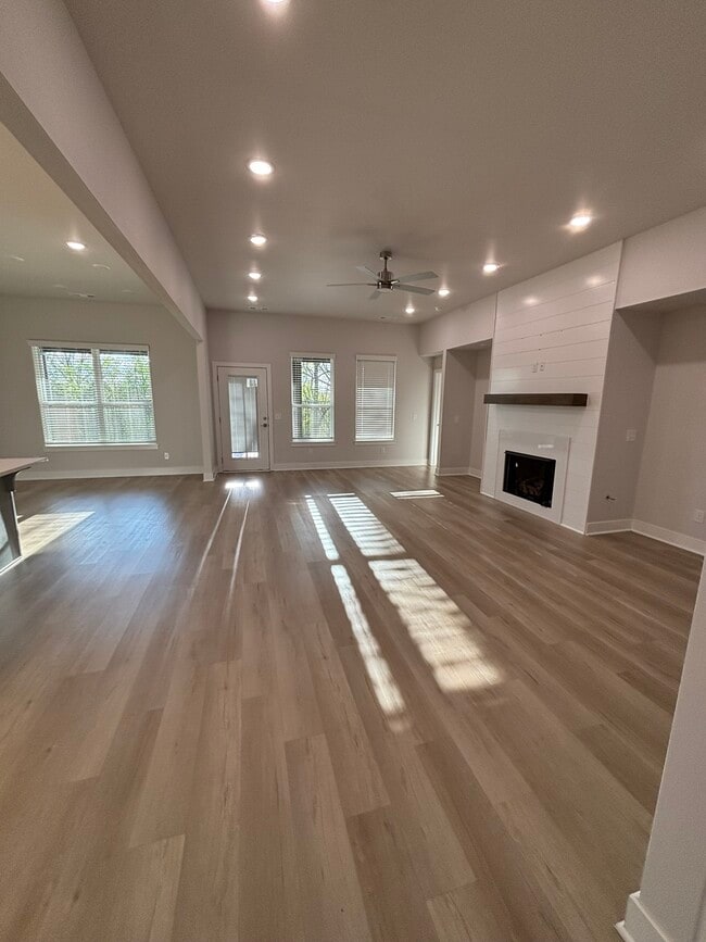 Photo - 3812 SW Pinecrest Dr