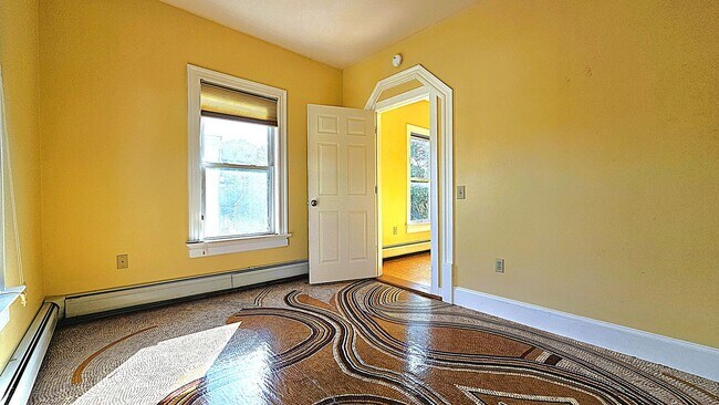 139-141 N Champlain St Unit 141 N Champlain St Apt #1