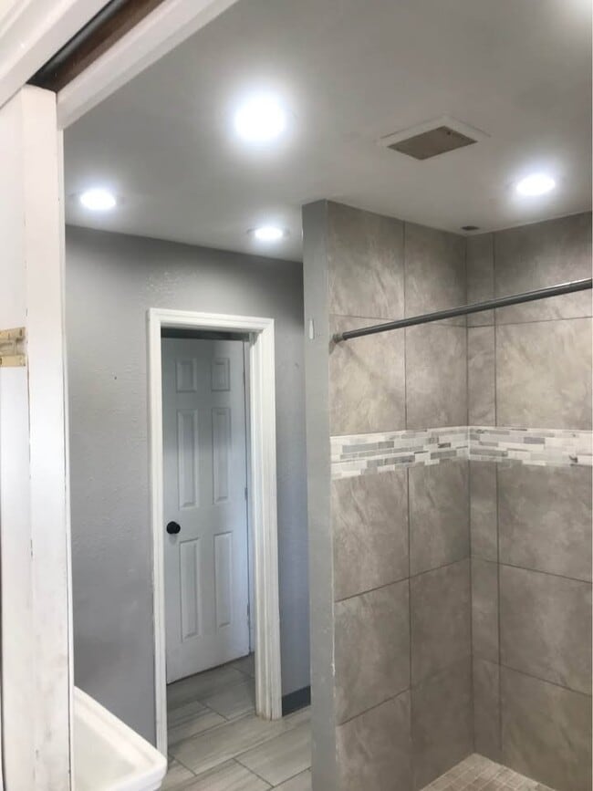 4999 S Ridgewood Ave Unit 2