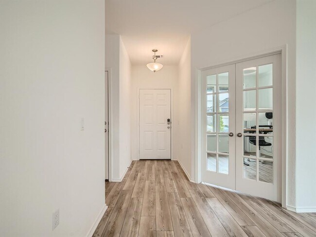 Photo - 5301 Hallowell Ct