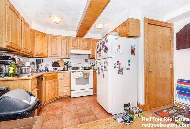 39 Charles St Unit 3