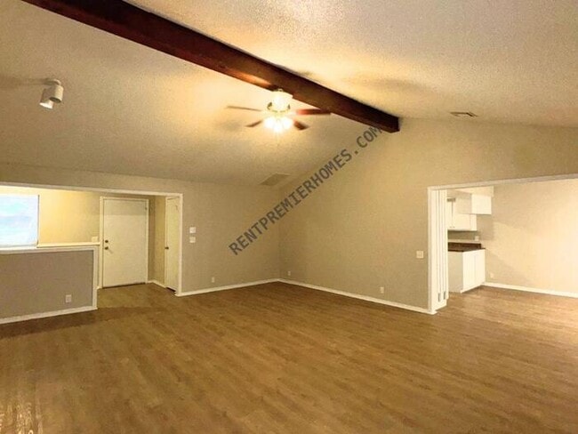 200 Lochwood Cir