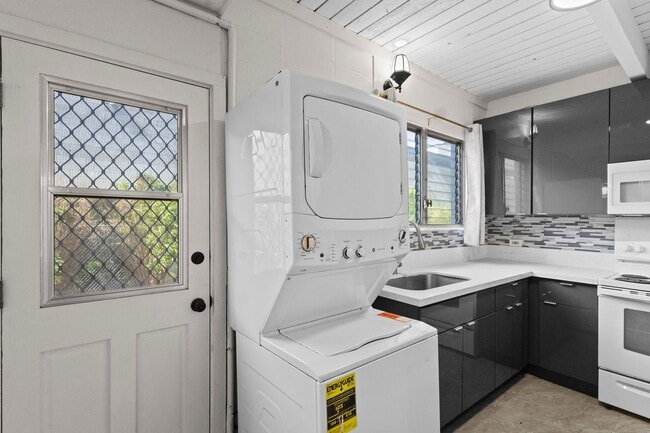 Photo - Renovated Tropic Gardens Town House for rent! Unidad 205