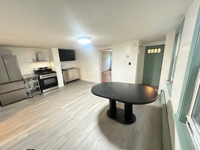 Building Photo - 56 7th St Unit 1
